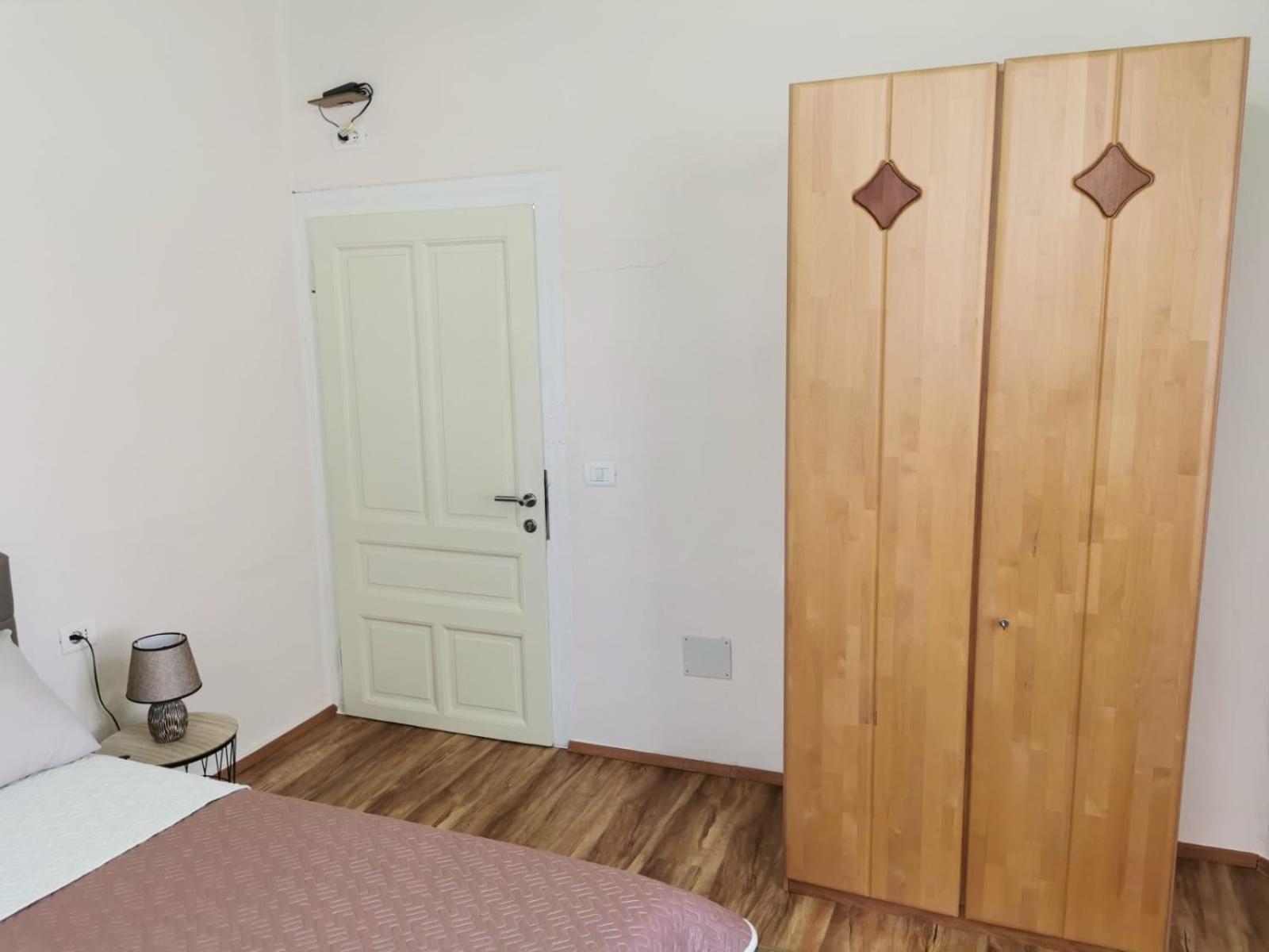 Gm Tirana Hostel Екстериор снимка