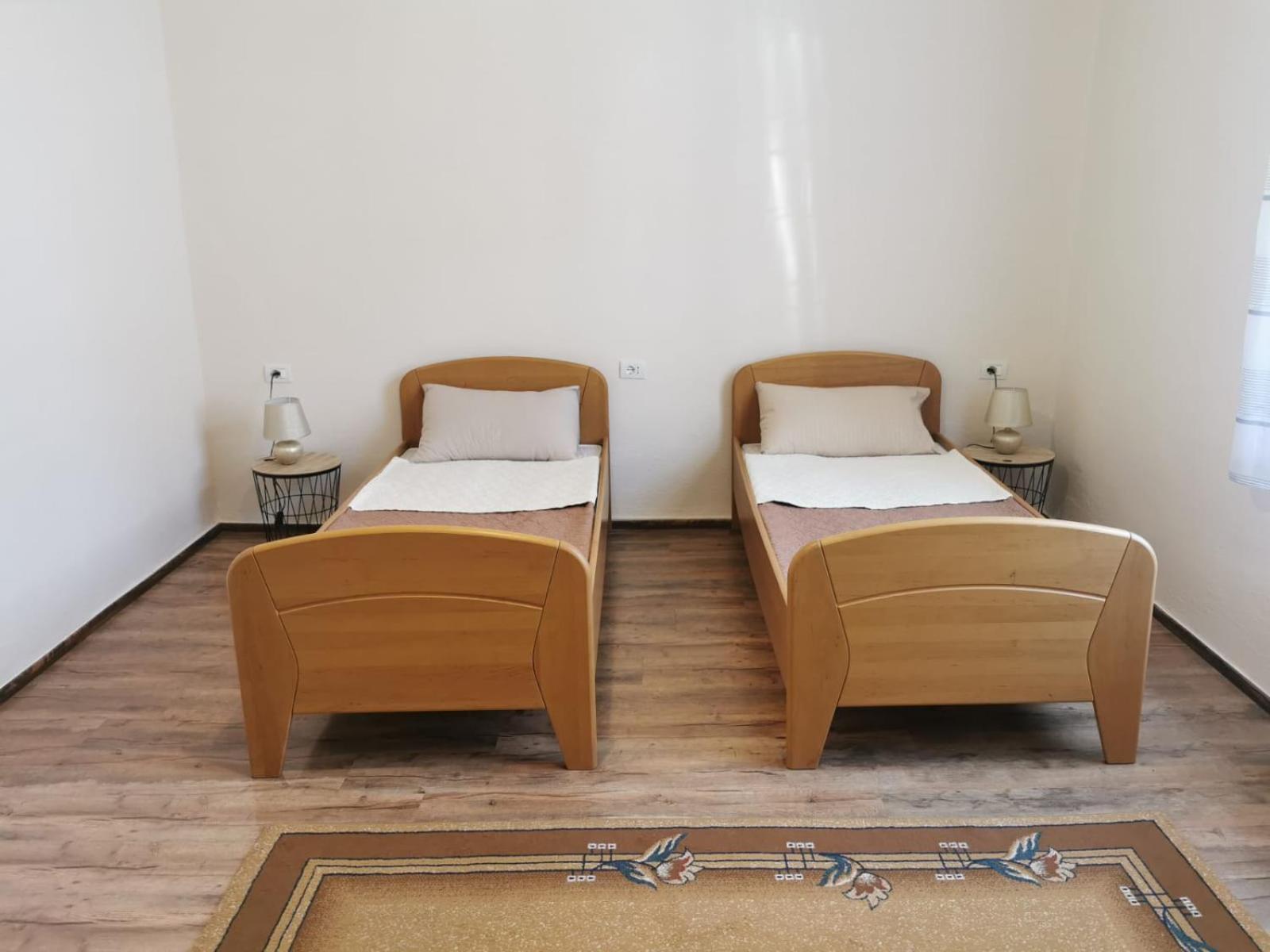Gm Tirana Hostel Екстериор снимка