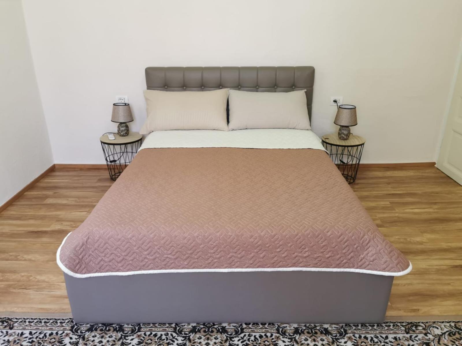 Gm Tirana Hostel Екстериор снимка